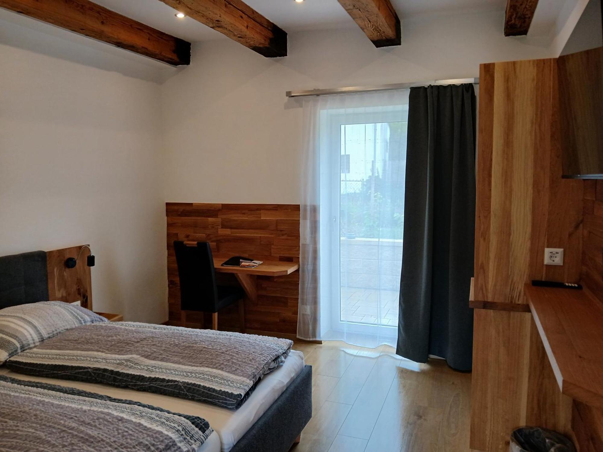 Weingut Thomas Brandl Bed & Breakfast Strass  Eksteriør bilde